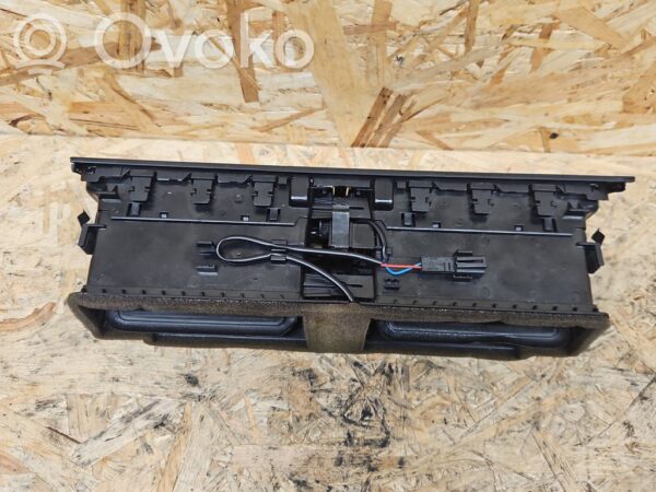 rrr-part-3082-75533c53f137696fc24d8a0b504b2b3a Audi S5 Armatuurlaua keskmise õhutusava võre