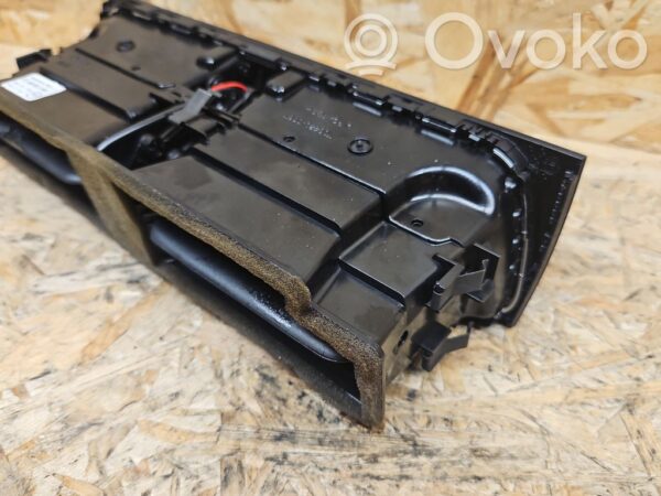 rrr-part-3082-e3774c45595d33ec9807b63057acce18 Audi S5 Armatuurlaua keskmise õhutusava võre