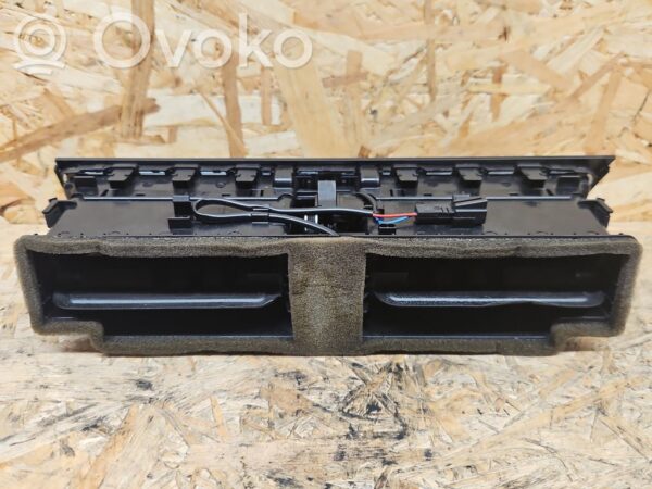 rrr-part-3082-e426ede4b676cb0285494c732a69bb20 Audi S5 Armatuurlaua keskmise õhutusava võre