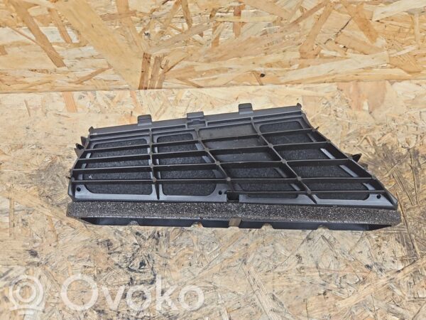 rrr-part-3084-e42390938655b4eeb5336c4fc63c0989 Audi S5 Cabin air duct channel