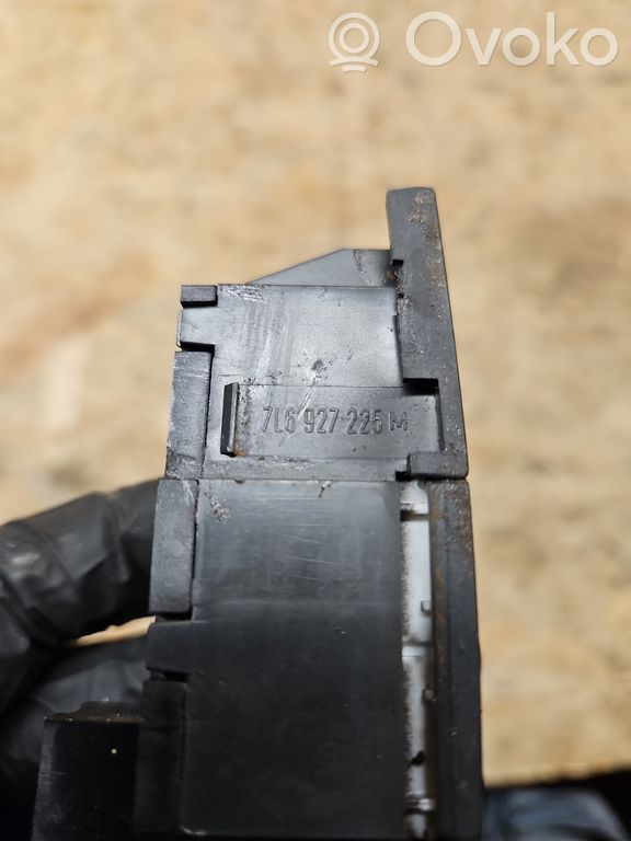 Volkswagen Touareg I ESP (stability program) switch