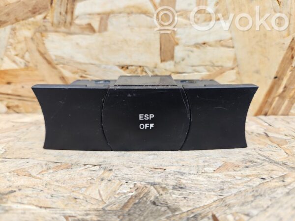 Volkswagen Touareg I ESP (stability program) switch