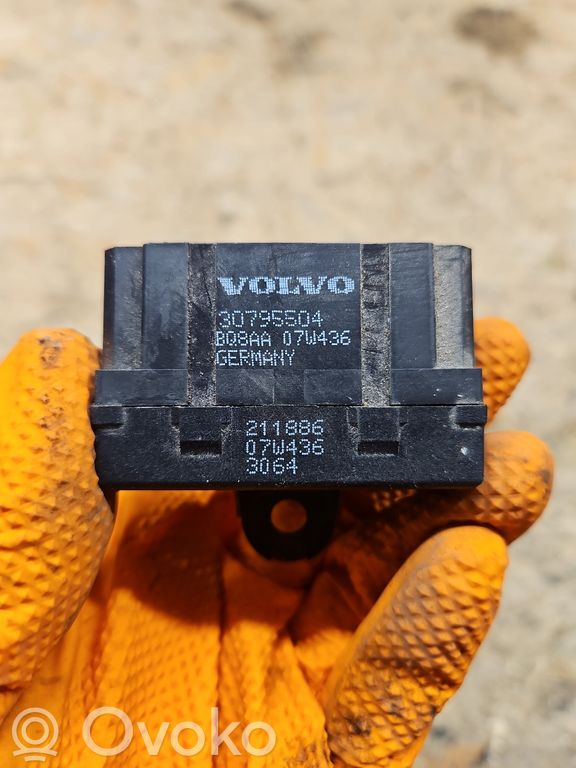 Volvo V70 Seat heating relay