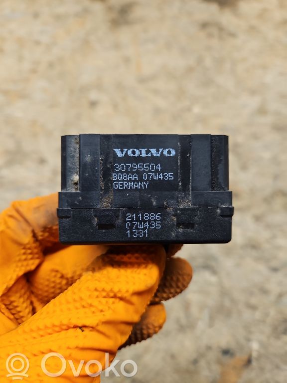 Volvo V70 Istmesoojenduse relee