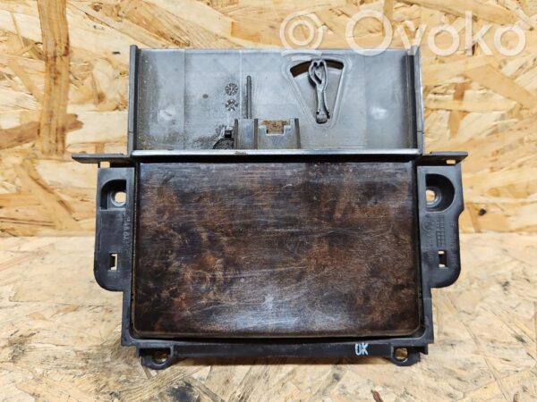 rrr-part-3207-950da3bd78745f5a5c88a8910523224f BMW 5 E60 E61 Car ashtray trim