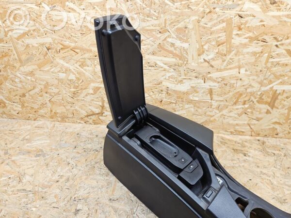 rrr-part-3208-8c39083fa27e52309b89ecfe71829740 BMW 5 E60 E61 Armrest