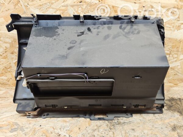 Subaru Outback Glove box