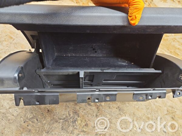 Subaru Outback Glove box