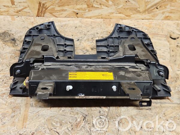 rrr-part-3221-9f72b61218eb359ee10006486a6a60b9 Toyota Avensis T250 Knee airbag