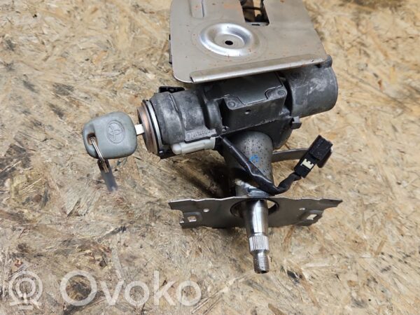 Toyota Avensis T250 Steering wheel axle