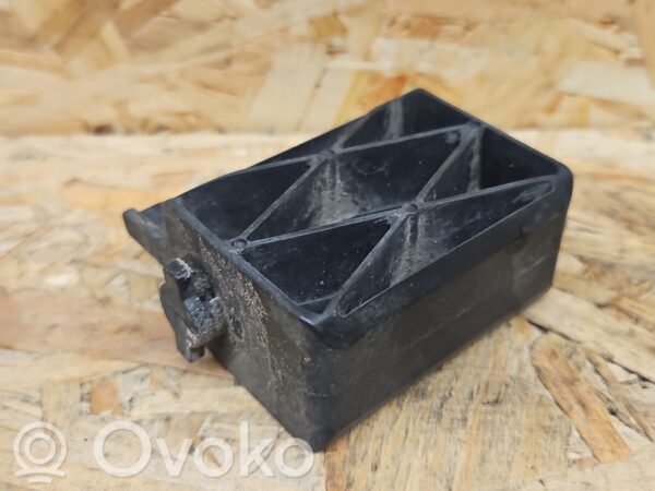 Ford Galaxy Radiator mount bracket