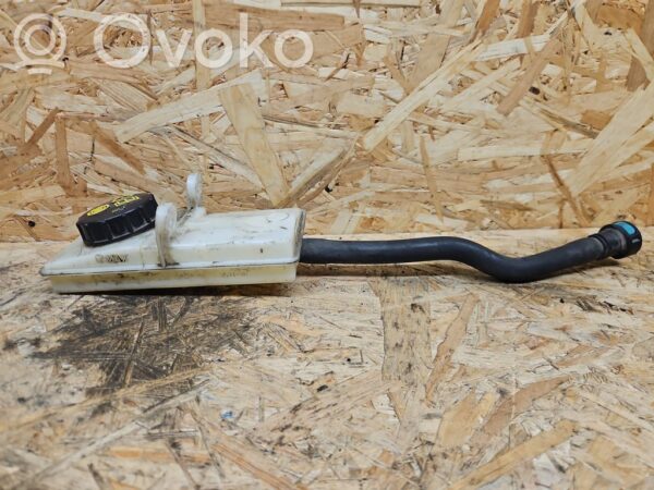 Ford Galaxy Brake fluid reservoir