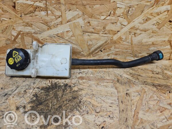 Ford Galaxy Brake fluid reservoir