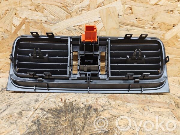Skoda Fabia Mk2 (5J) Dash center air vent grill