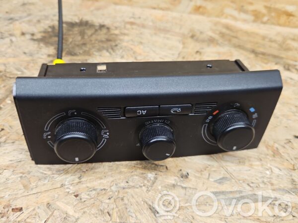 Skoda Fabia Mk2 (5J) Climate control unit