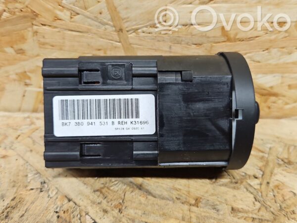 Skoda Fabia Mk2 (5J) Light switch