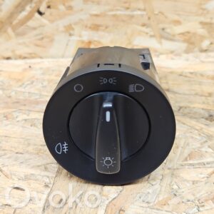 Skoda Fabia Mk2 (5J) Light switch
