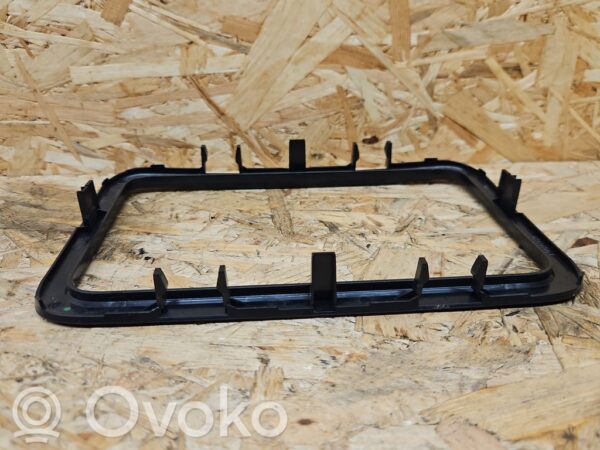 Skoda Fabia Mk2 (5J) Radio/GPS head unit trim
