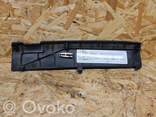 Skoda Fabia Mk2 (5J) Fuse box cover
