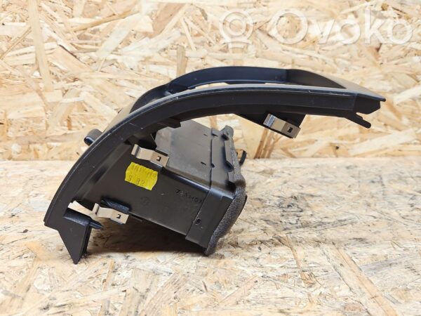 rrr-part-3316-a66dba5d66824488710275f4e60fe0a0 Volkswagen Touareg I Dash center air vent grill