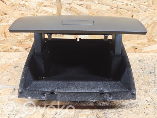 Volkswagen Touareg I Glove box