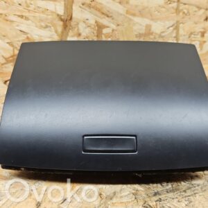 Volkswagen Touareg I Glove box