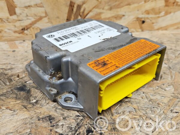 Volkswagen Touareg I Airbag control unit/module