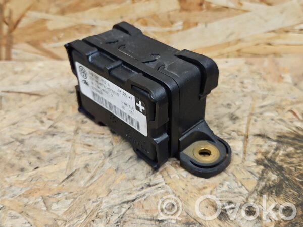 Volkswagen Touareg I ESP acceleration yaw rate sensor