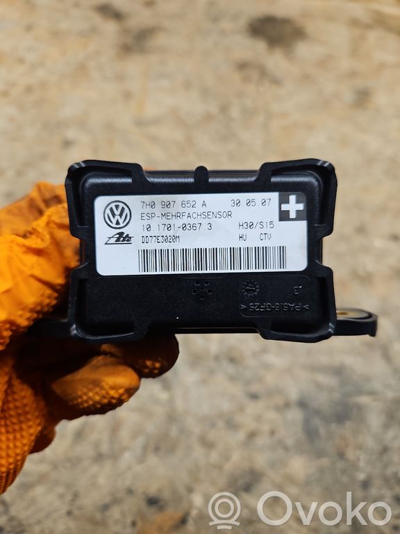 Volkswagen Touareg I ESP acceleration yaw rate sensor