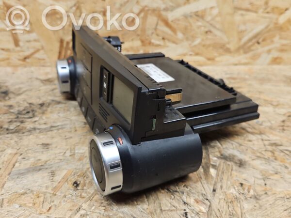 Volkswagen Touareg I Climate control unit
