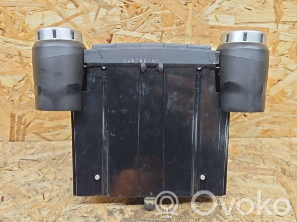Volkswagen Touareg I Climate control unit