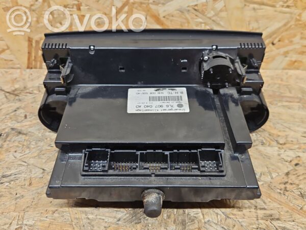 Volkswagen Touareg I Climate control unit