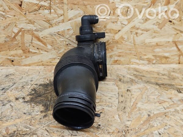 rrr-part-3329-5d7138c27a6683035d87950ce67c56ed Volkswagen Touareg I Õhu sisselaskekanali osa