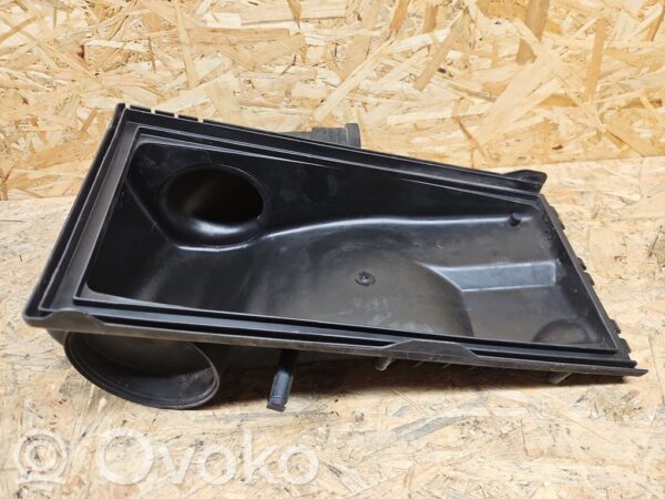 Volkswagen Touareg I Air filter box