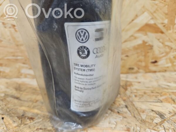 Volkswagen Touareg I Tool set