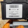 Volkswagen Touareg I Front door window regulator motor