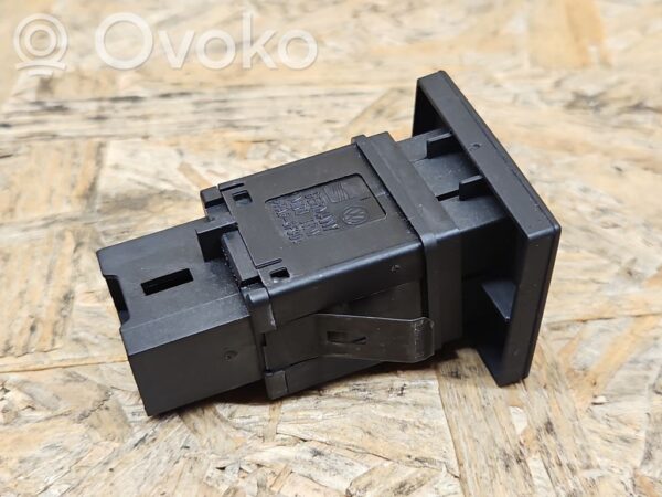 rrr-part-3336-244e5b9b0c5cb604d7a2b9756c0d7fb3 Volkswagen Touareg I Parking (PDC) sensor switch