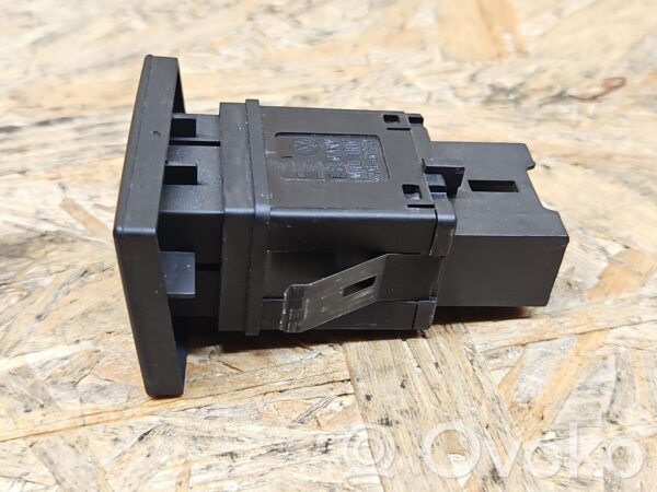 rrr-part-3336-c54e0b13119457869a53e2d37835e1c2 Volkswagen Touareg I Parking (PDC) sensor switch