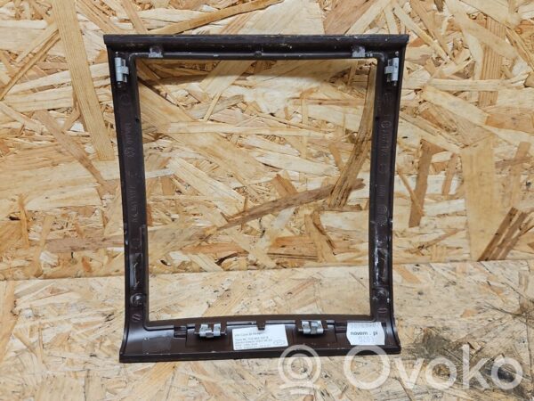 Volkswagen Touareg I Center console decorative trim
