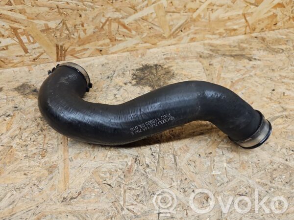 Volkswagen Touareg I Intercooler hose/pipe