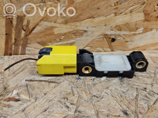 Volkswagen Touareg I Airbag deployment crash/impact sensor