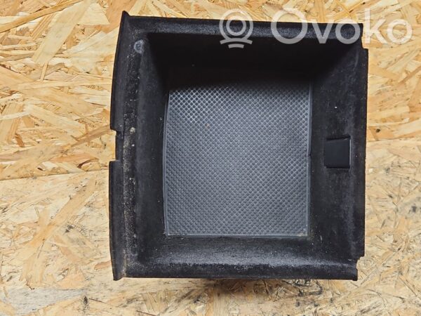 Volkswagen Touareg I Glove box