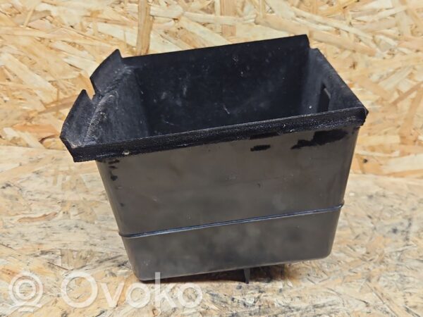 Volkswagen Touareg I Glove box