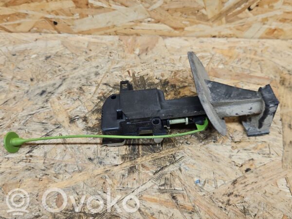 Volvo V70 Fuel tank cap lock motor