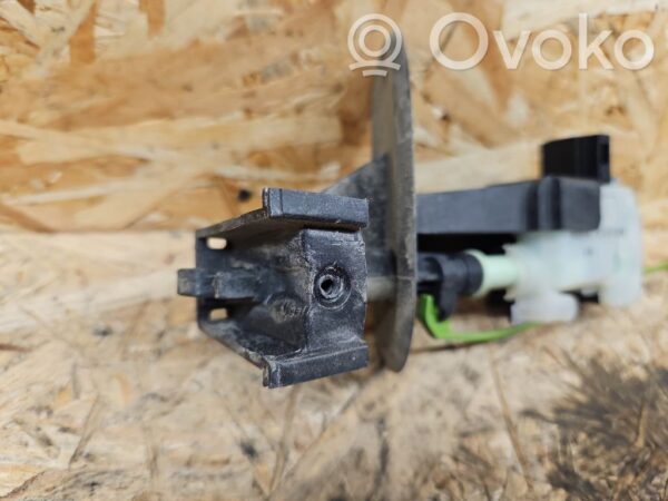 Volvo V70 Fuel tank cap lock motor