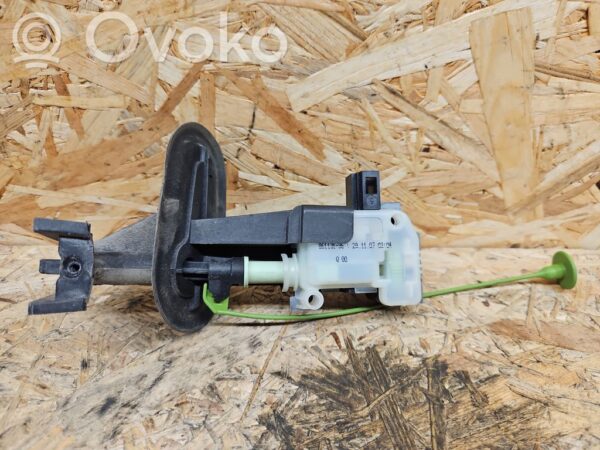 Volvo V70 Fuel tank cap lock motor