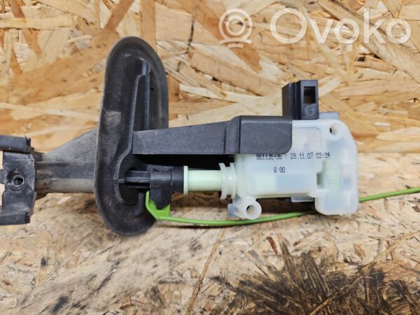 Volvo V70 Fuel tank cap lock motor