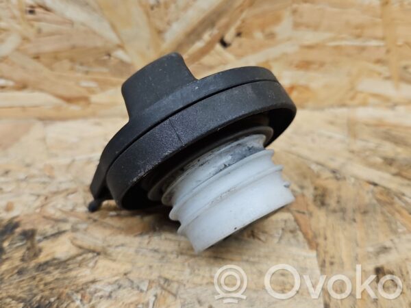 Volvo V70 Fuel tank filler cap