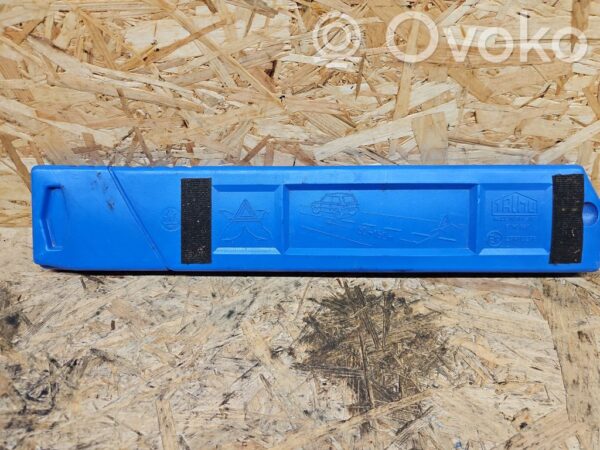 Volvo V70 Emergency warning sign