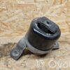 Volvo V70 Engine mount bracket
